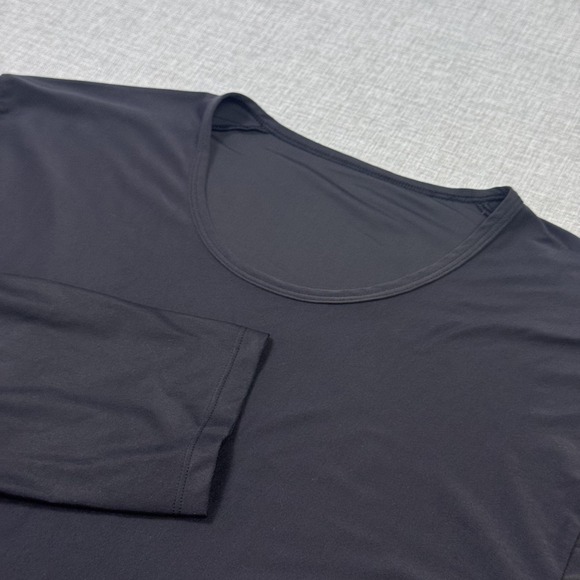 lululemon athletica Other - Lululemon T-Shirt Mens 2XL Black Long Sleeve Scoop Neck Activewear Moisture